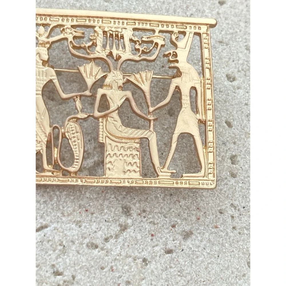 Egyptian Revival Brooch Gold Tone Pharaoh Goddess Scene Matte‎ Hieroglyphic